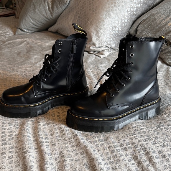 Dr. Martens Jadon Boot Smooth Leather Platforms NWOT - Picture 3 of 9